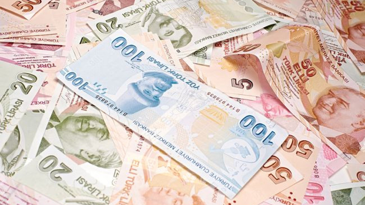 Paradaki imza değişiyor