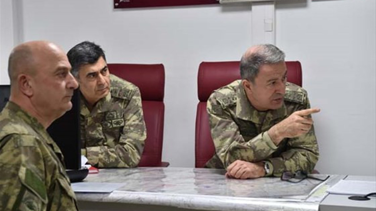 Akar, El Bab karargahında