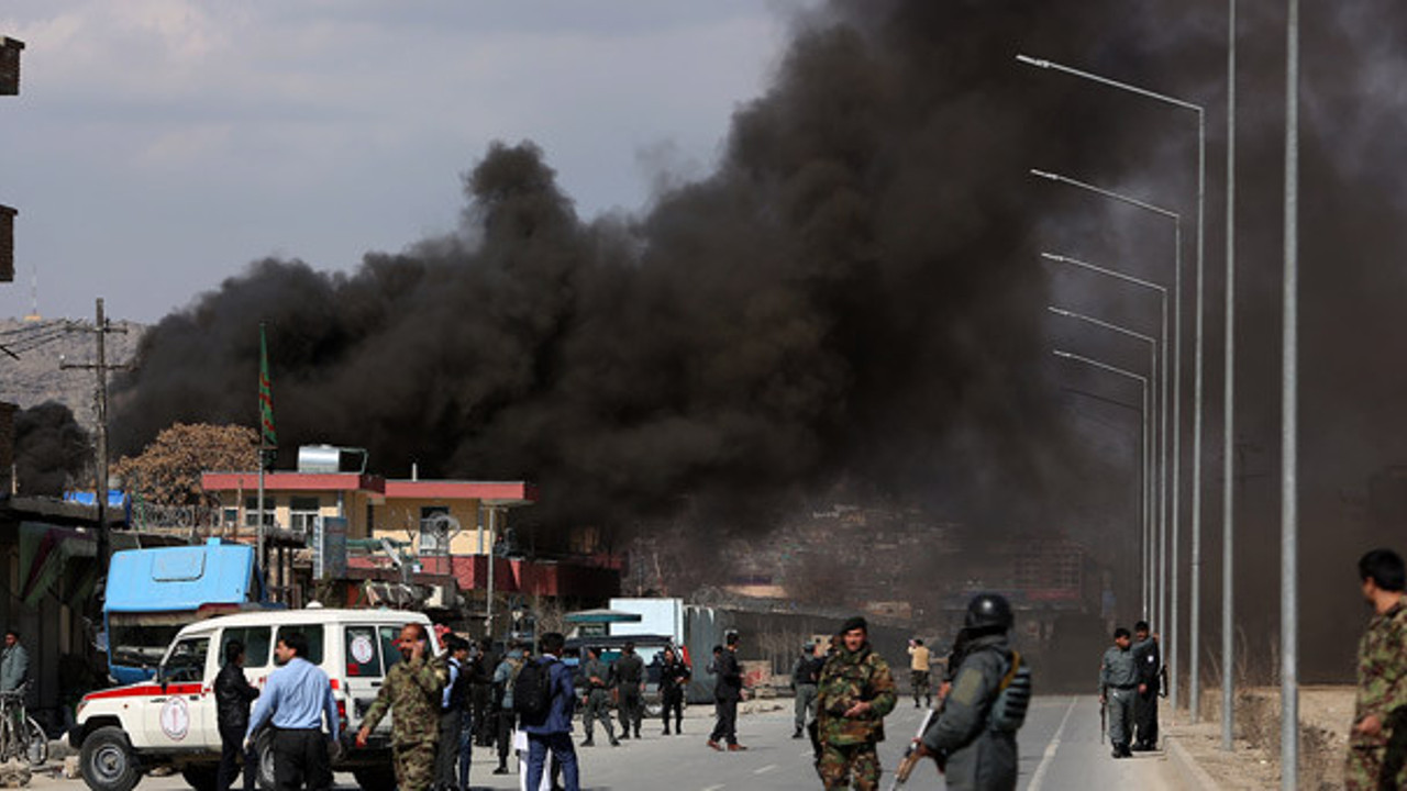 Afganistan'da peş peşe patlama