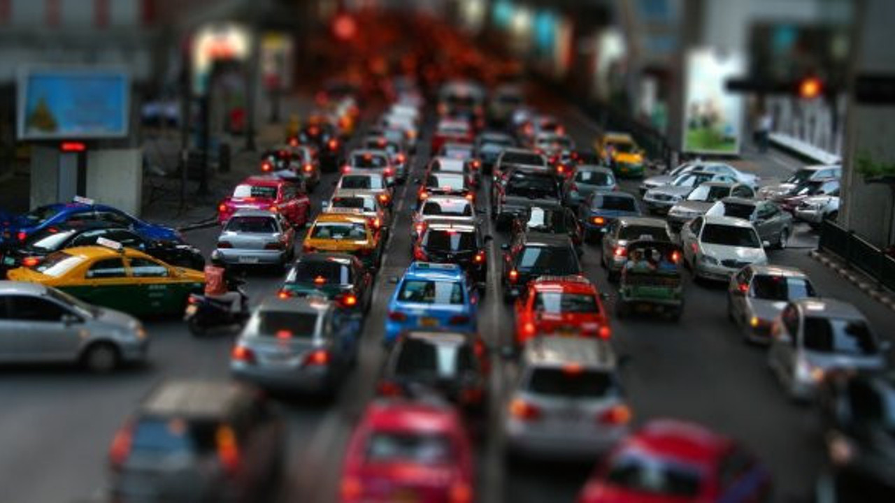 Otomotive 2018'de kur baskısı