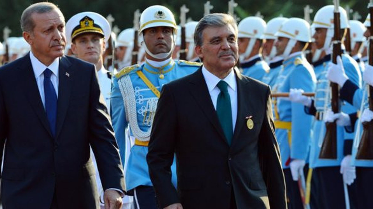 Gül sessizliğini bozuyor mu?