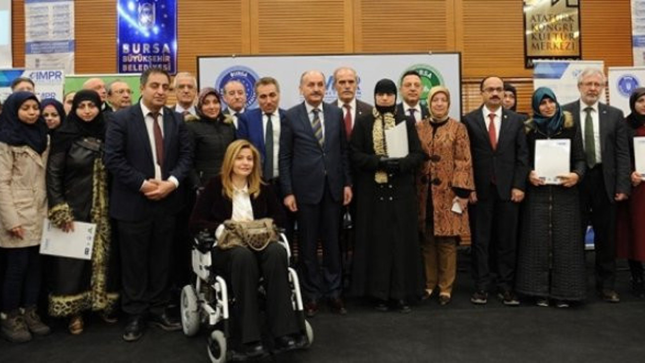 Bakan sertifika dağıtmıştı: FETÖ'den kapandı