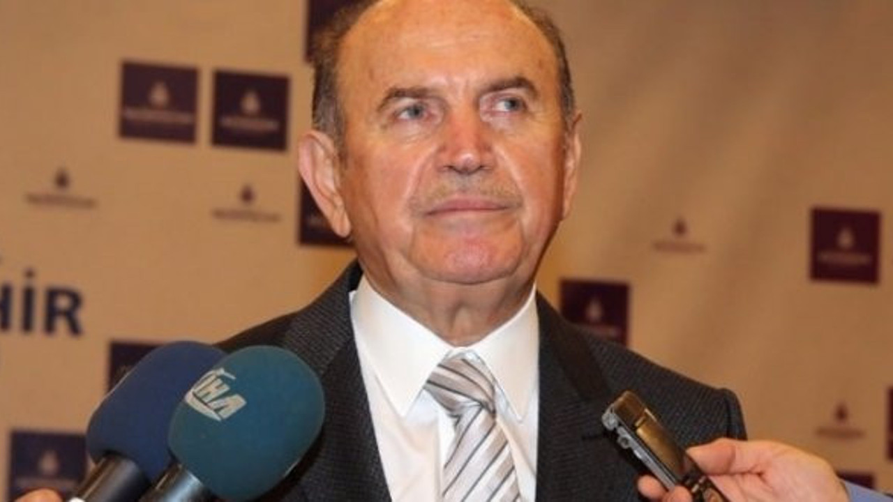 CHP: "Topbaş neden istifa etti?"