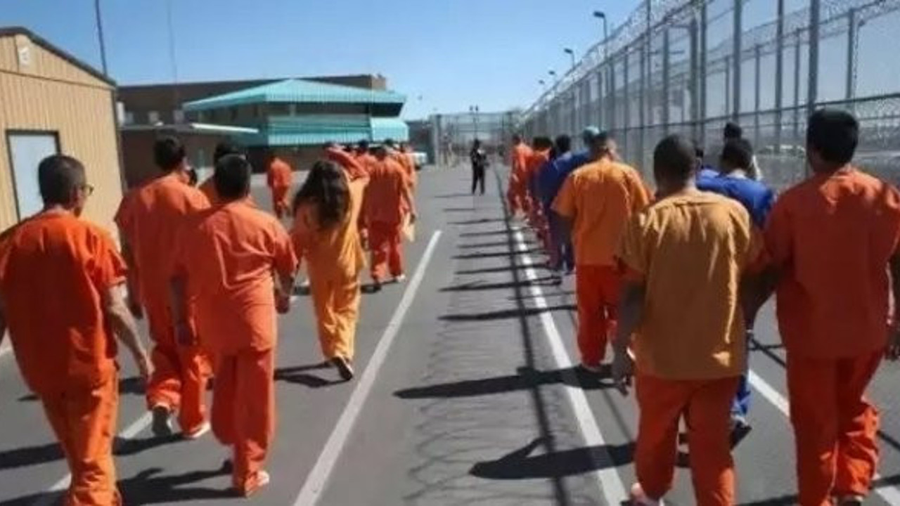 'Tek tip' kıyafetler hazır