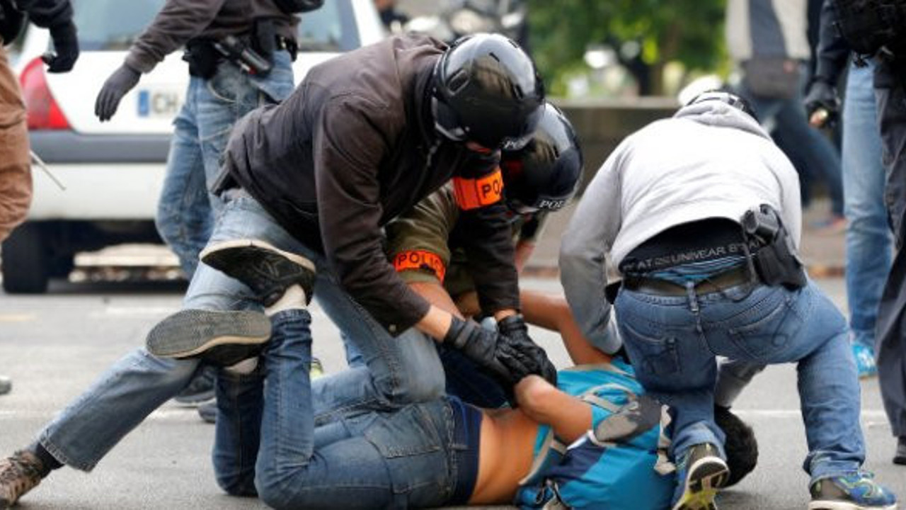 Fransa'da göstericilere polis müdahalesi