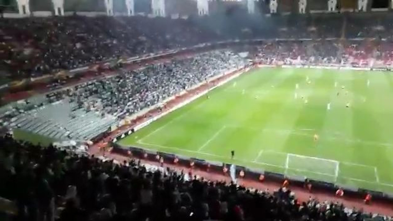 Konyaspor tribünleri İzmir Marşı'yla inledi!