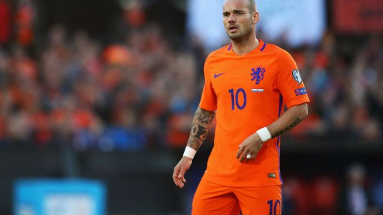 Sneijder Türkiye'ye dönüyor