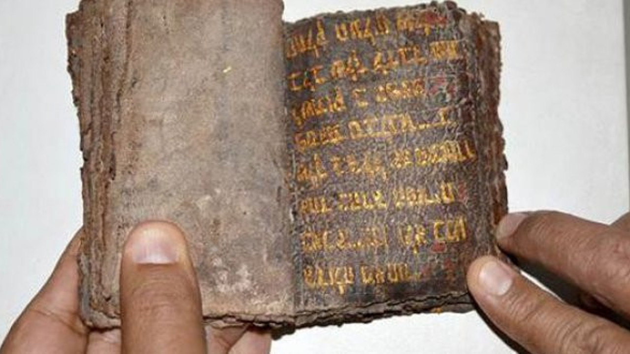 700 yıllık altın yazmalı Tevrat