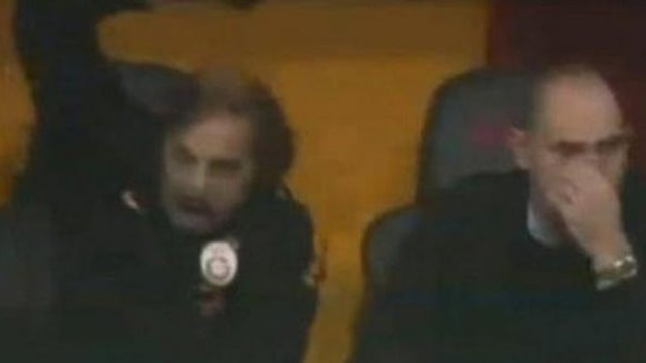 Muslera hatalı gol yedi, Ayhan Akman çılgına döndü