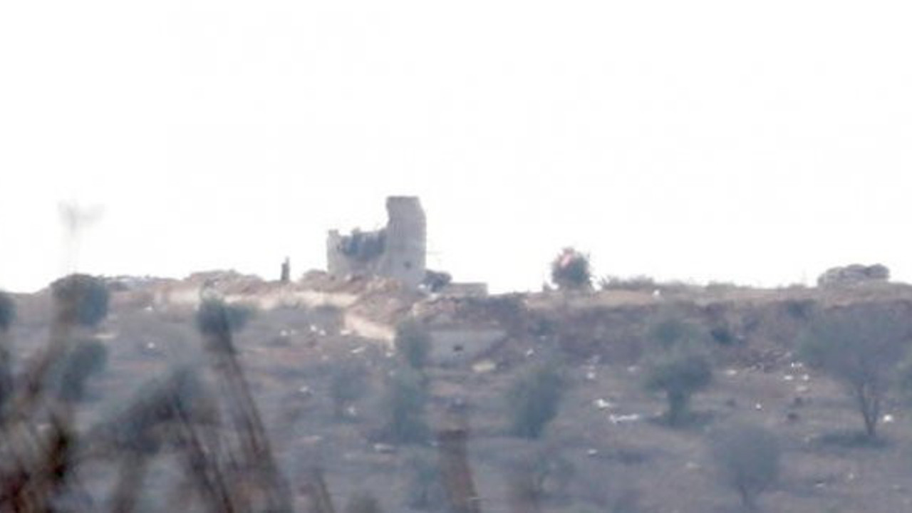 Afrin'de PYD/PKK paçavraları indirildi