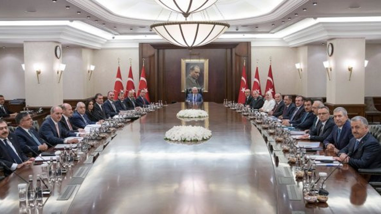 Bazı fakülte ve enstitüler için kapatma kararı