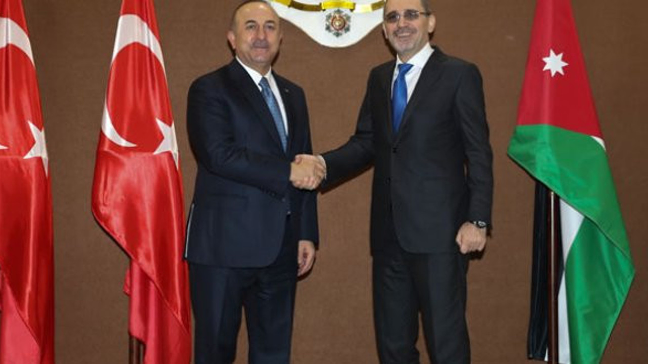 Çavuşoğlu: "Suriye ordusu PYD için geliyorsa durmayız"