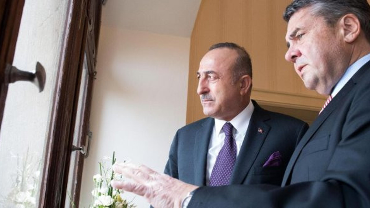 Alman Dışişleri Bakanı Gabriel koltuğu kaptırdı