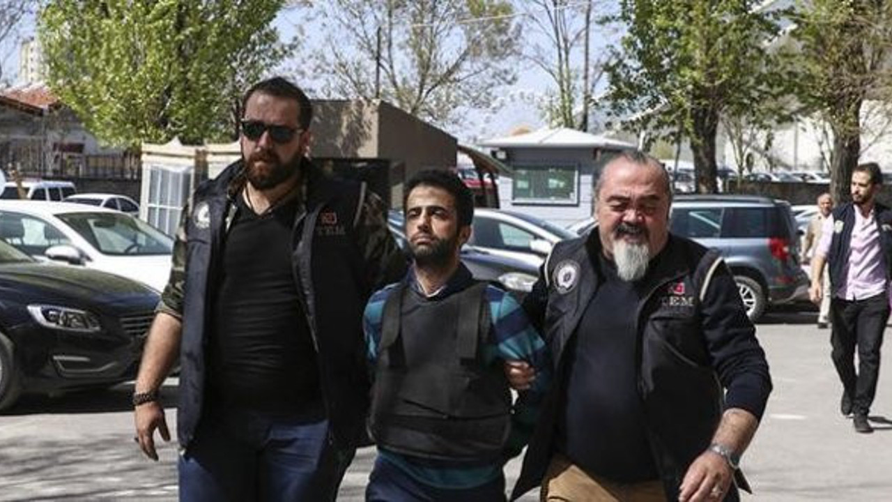 Karlov suikastının azmettiricisini icra takibi yakalattı