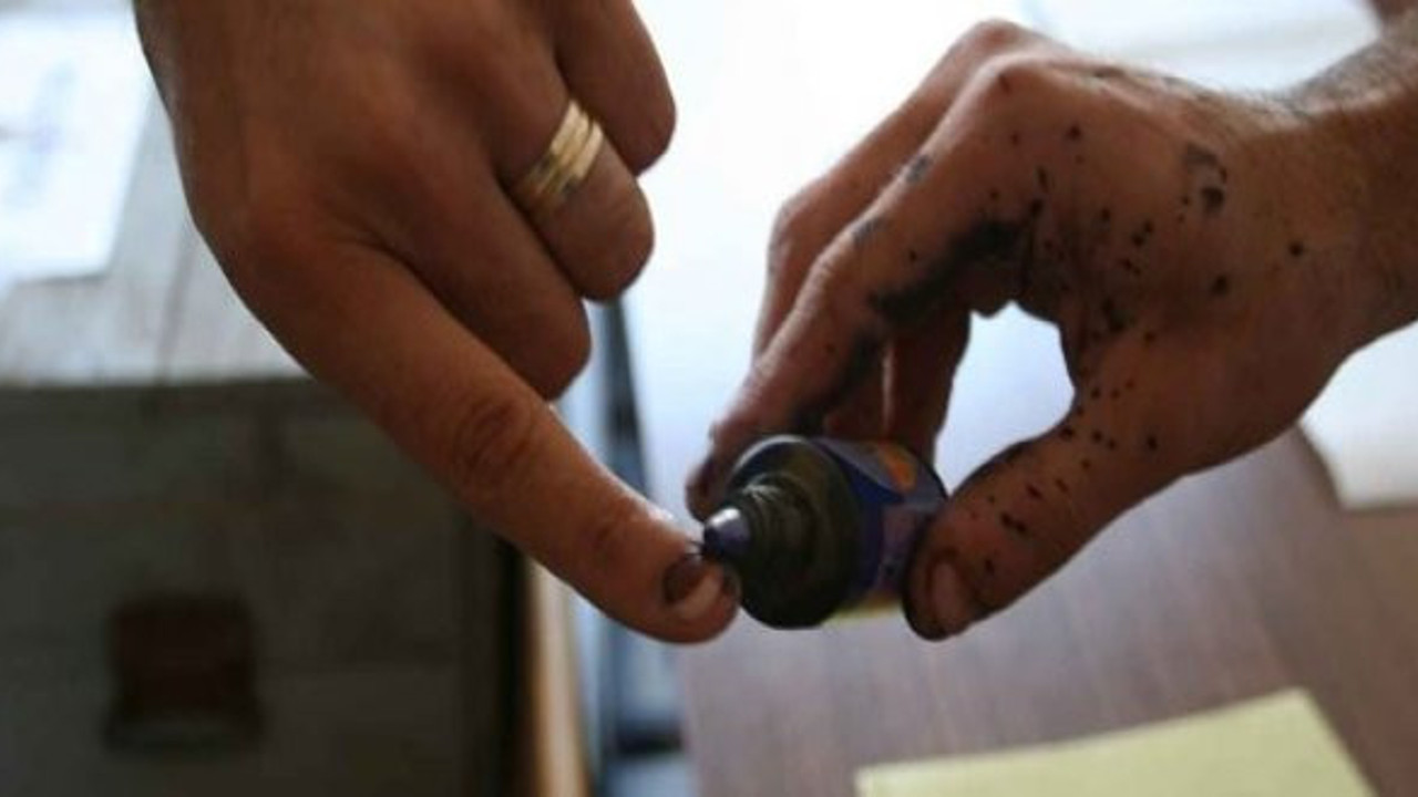 YSK, İYİ Parti'nin 'parmak boyası' önerisini reddetti