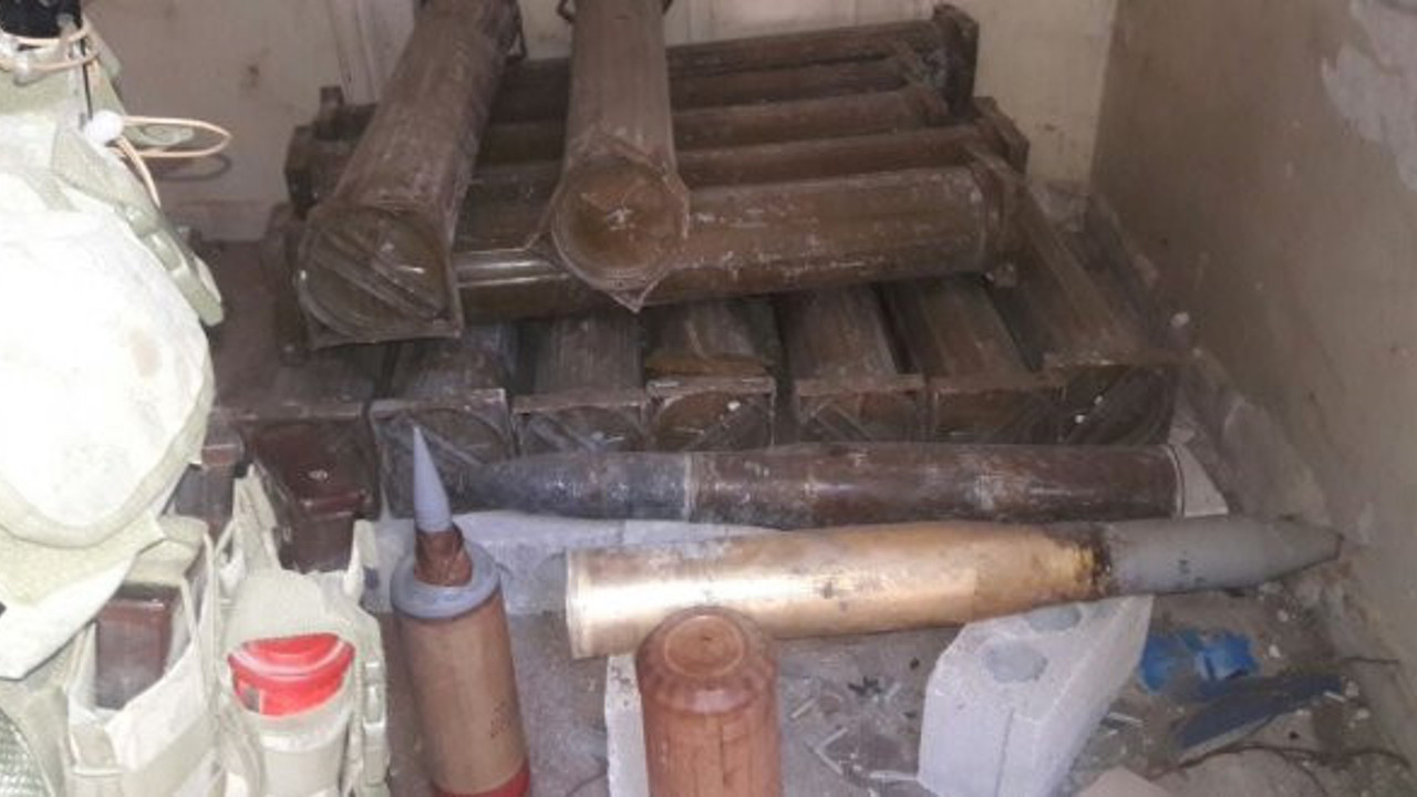 Afrin'de mühimmat deposu ele geçirildi