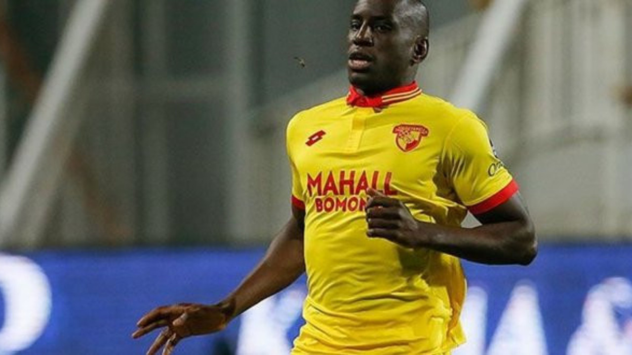 Demba ba imzayı attı!