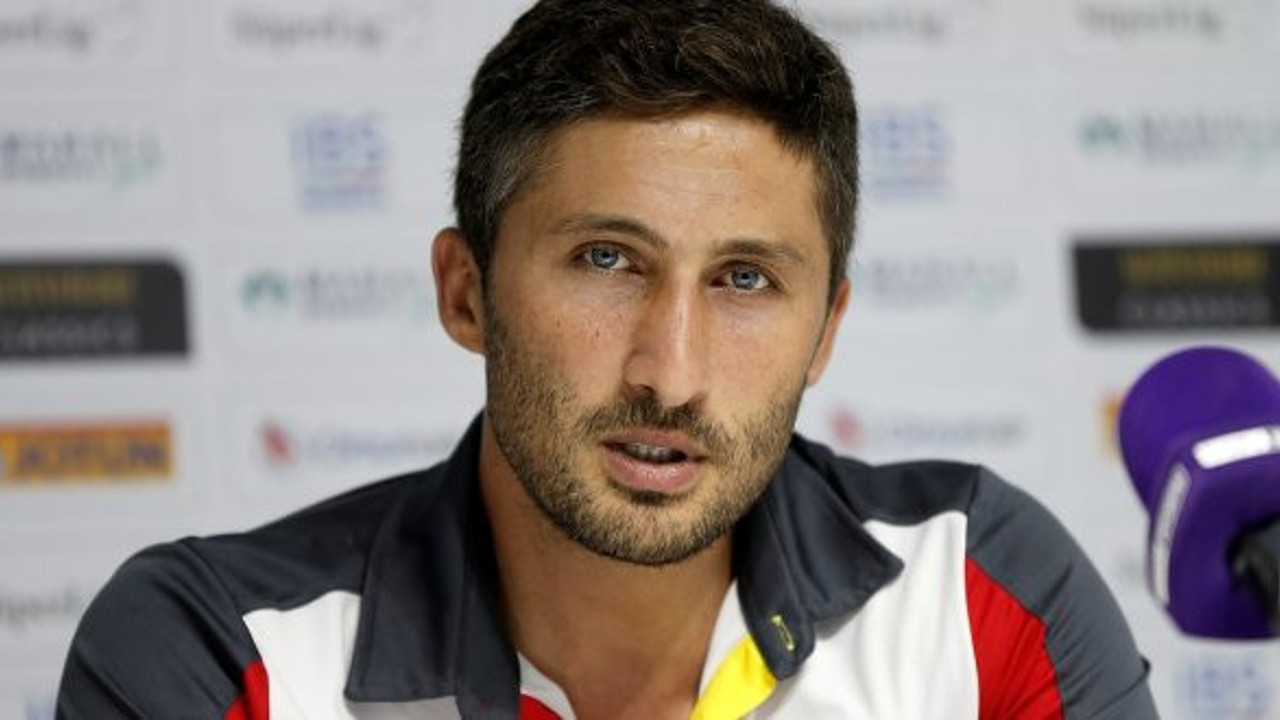 Sarıoğlu: "Futbolu Galatasaray'da bırakmak istiyorum"