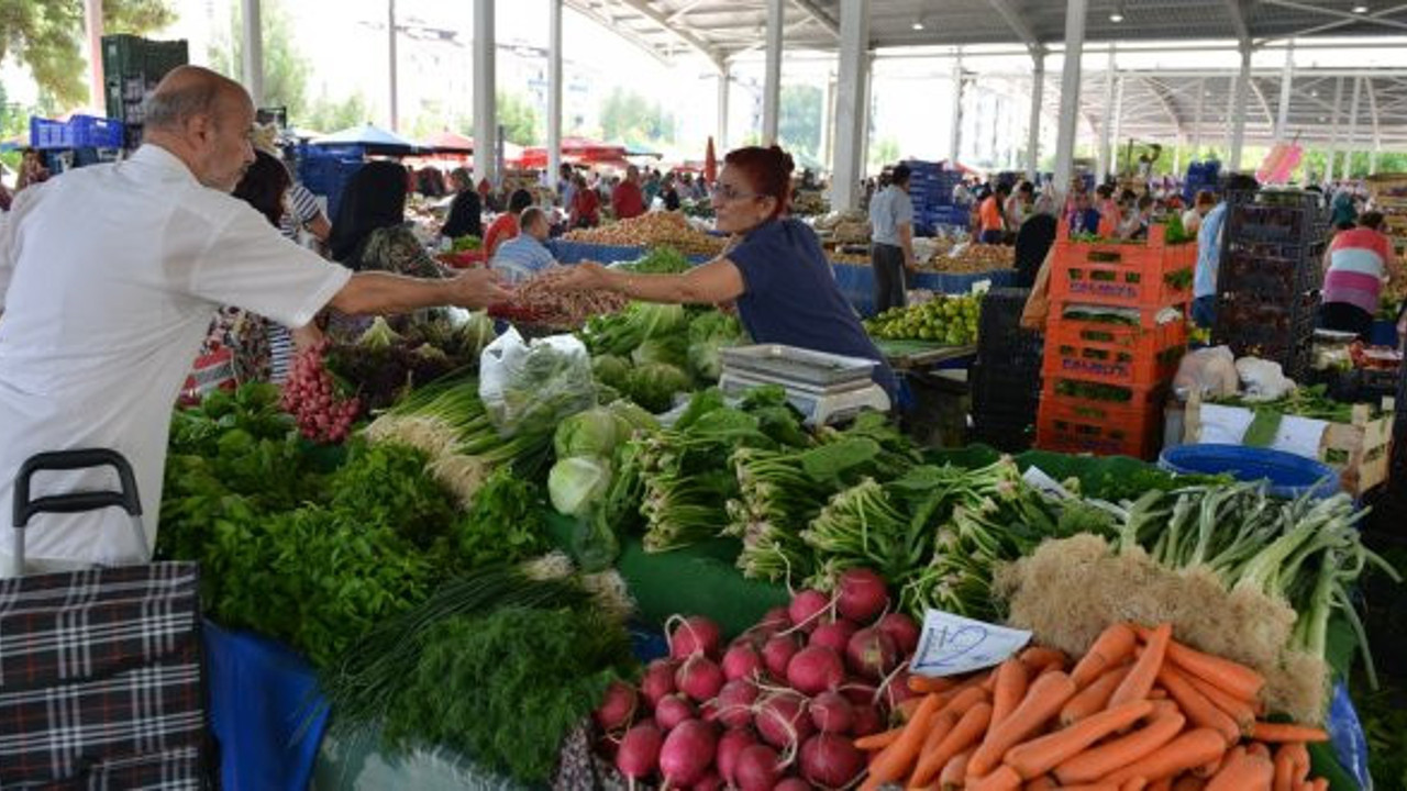 Patates ve soğan dolarla yarışıyor