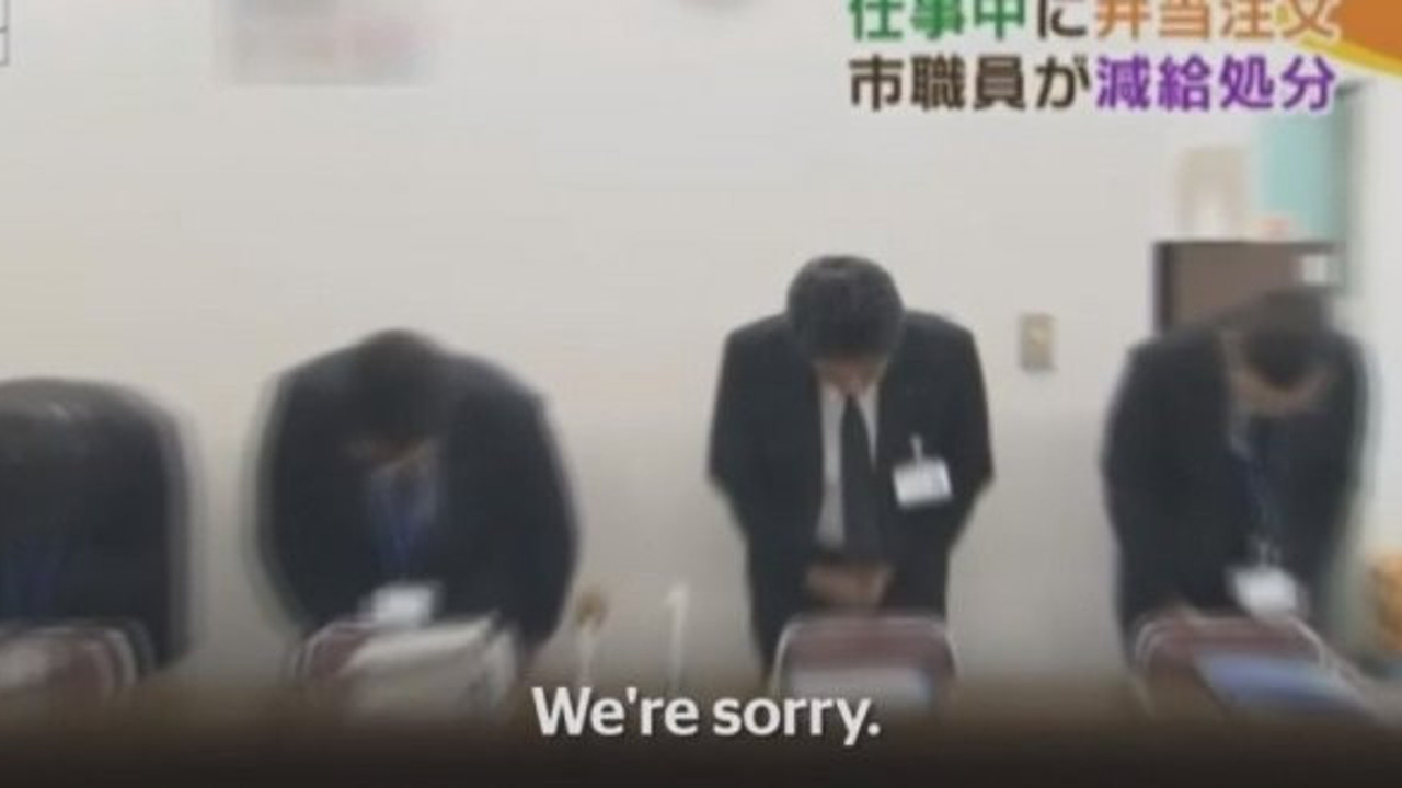 Öğle yemeğine 3 dakika erken çıktı, maaşını iade etti