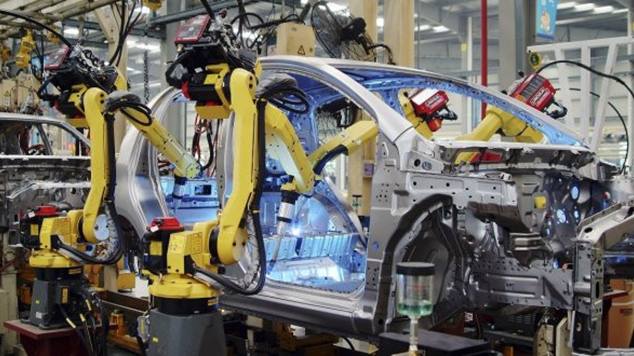 İmalat sektörü daralıyor