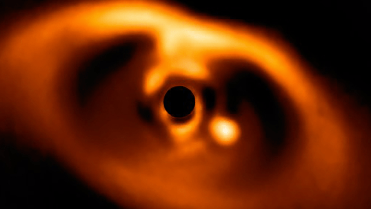 Yeni doğan bir gezegenin fotoğrafı çekildi