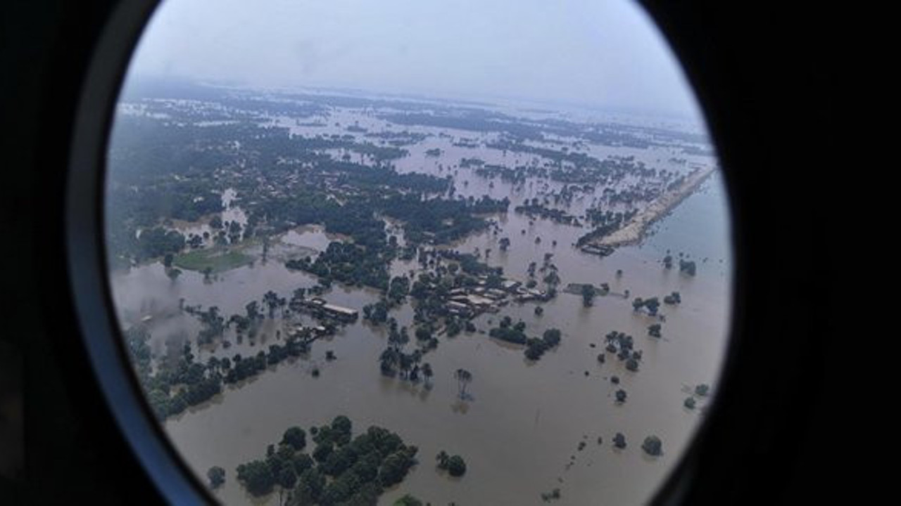 Hindistan’da muson yağmurları 774 can aldı