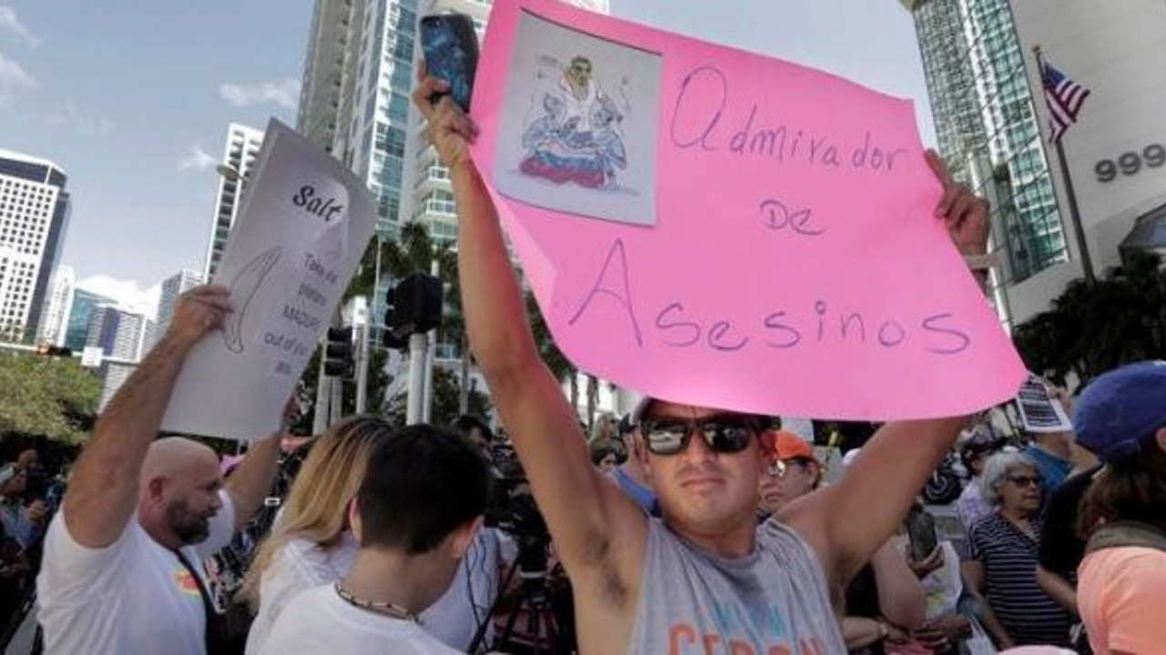 Nusret’e Maduro protestosu