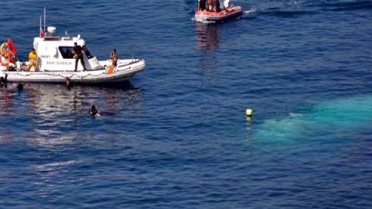Kaçak göçmenleri taşıyan tekne battı