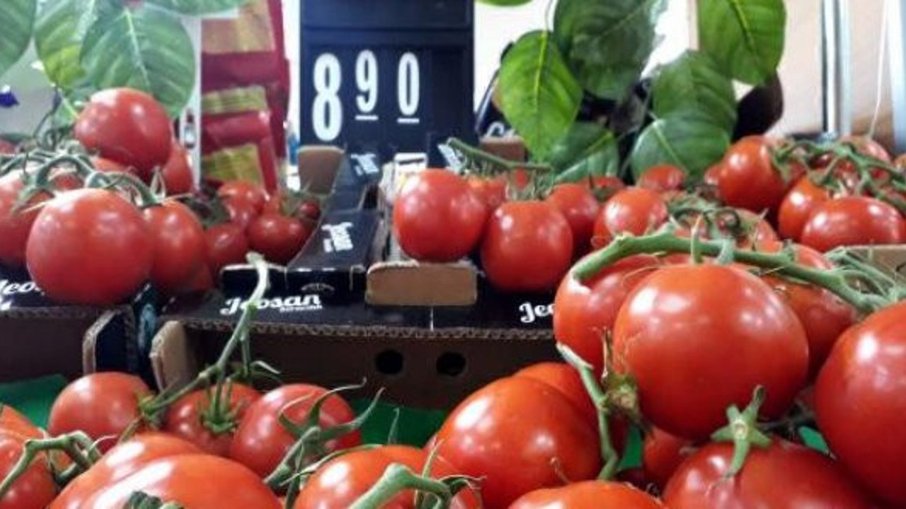 Domates tarlada 3.60, market 8.90 TL