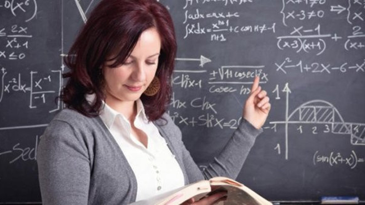 Sözleşmeli öğretmenlerin görev süresi kaç yıl?