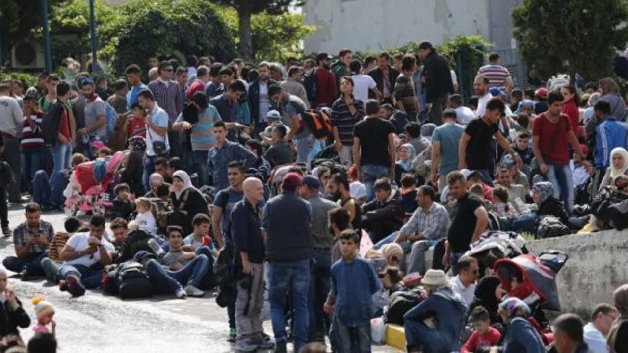 CHP mültecilere harcanan parayı Meclis'e taşıdı