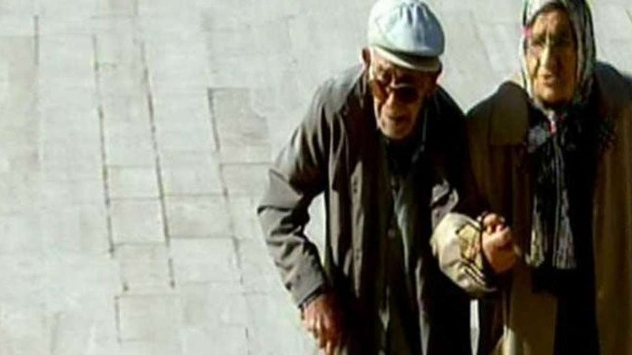 Anıtkabir’deki yaşlı çift görenleri duygulandırdı