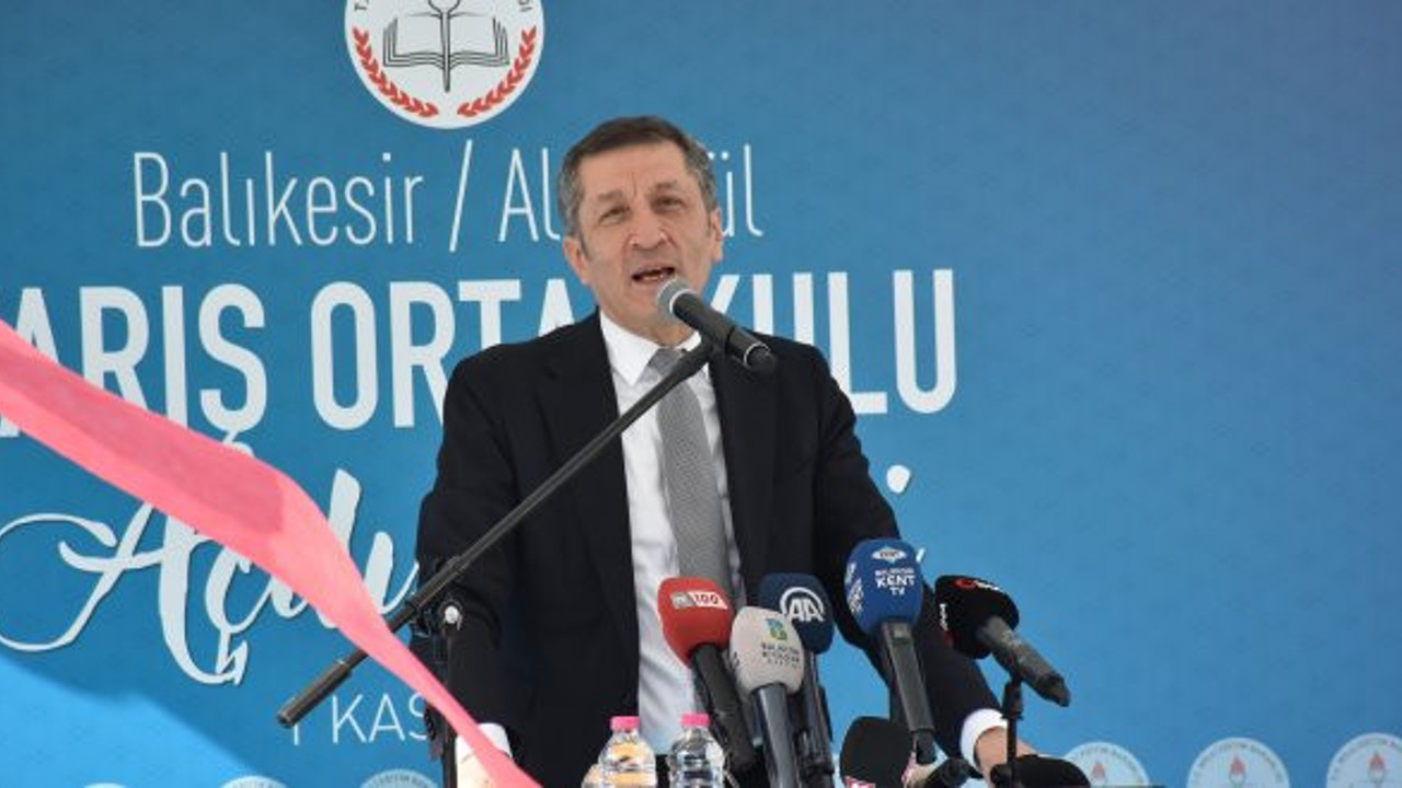 Ziya Selçuk: "Eğitimcilerin ve öğrencilerin ödevi..."