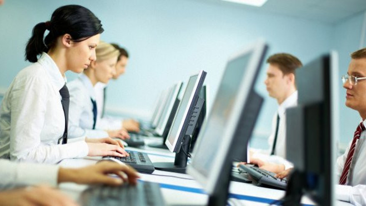 Türkiye’de çalışanların yüzde 70’i mesai saatleri dışında da çalışıyor