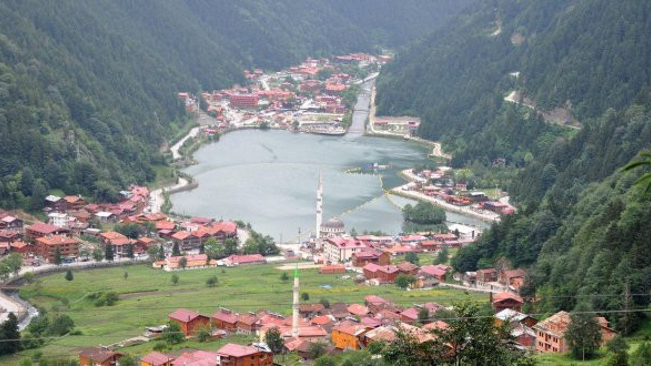 Arap turistler Uzungöl’de klip çekmeye başladı