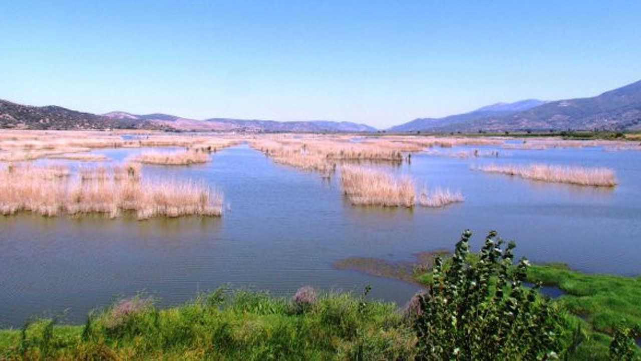 Belevi Gölü'ne dinamit!