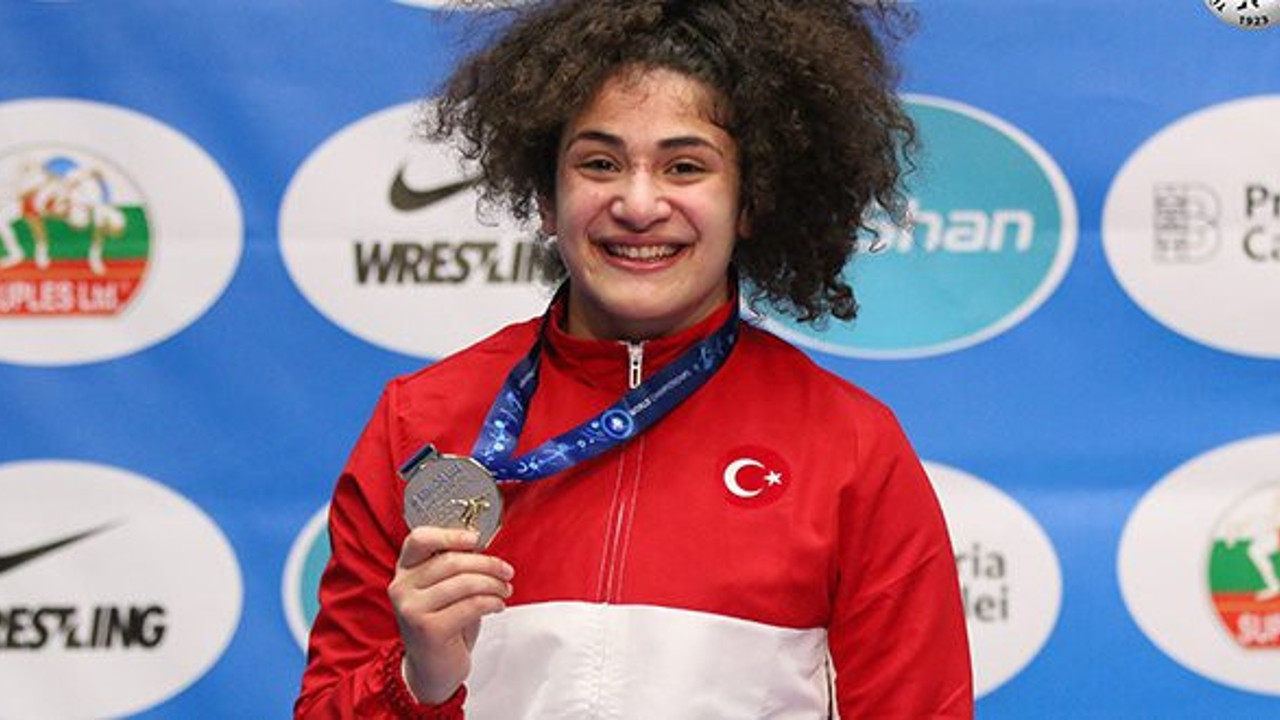 Milli güreşçiden büyük başarı