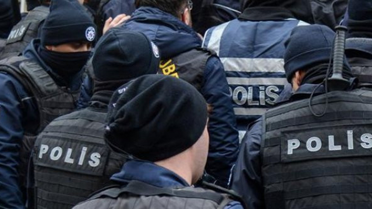 Polis kimlik kartları değişiyor