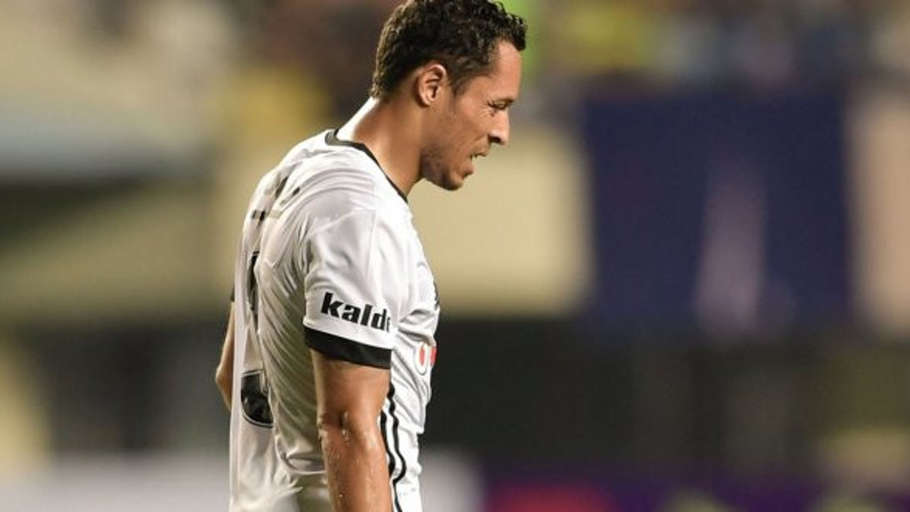 Beşiktaş’ta Adriano tepkisi