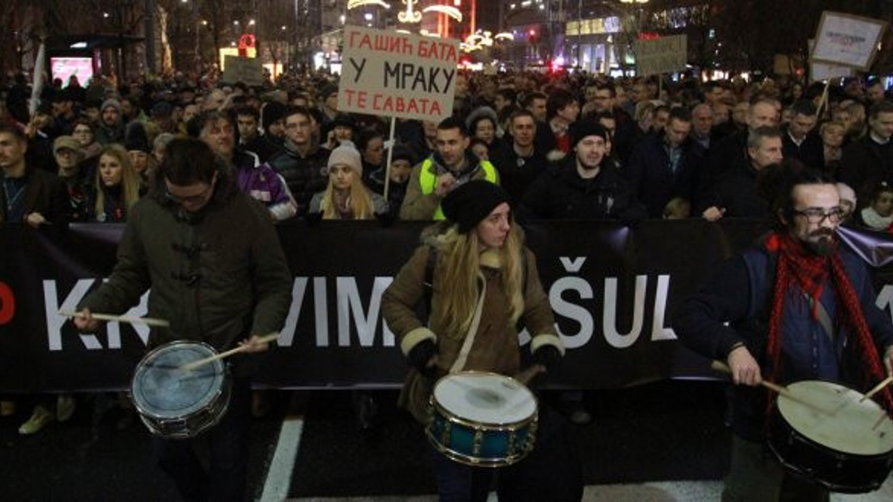 Fransa'dan sonra o ülke de karıştı!