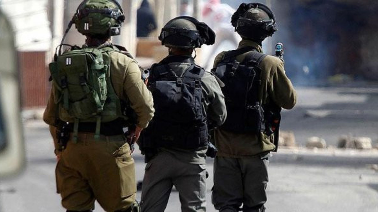 İsrail askerleri 19 Filistinliyi gözaltına aldı