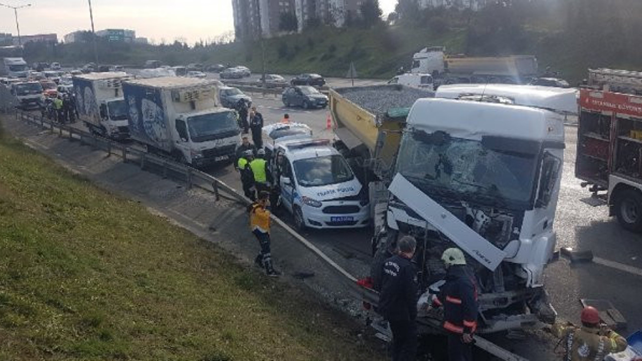 Hafriyat kamyonunun çarptığı polis şehit oldu