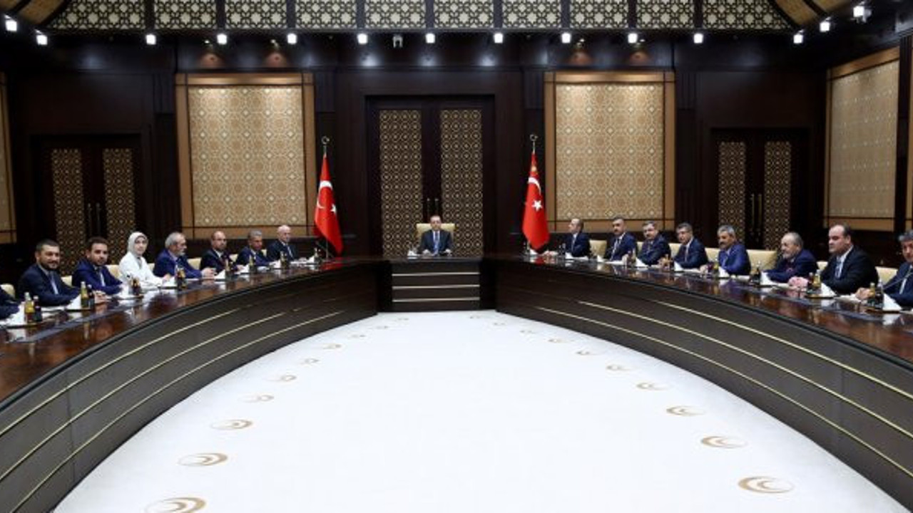 Çift maaş kıyağından hangi bakanlar yararlanacak?