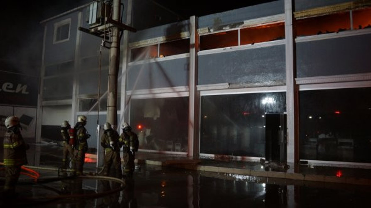 İzmir'de fabrika yangını (07 Ocak 2019)