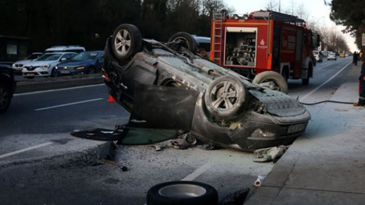 Sarıyer'de cip ambulansa çarptı: 2 yaralı