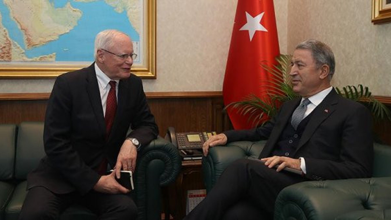 Hulusi Akar ABD'li kritik isimle görüştü