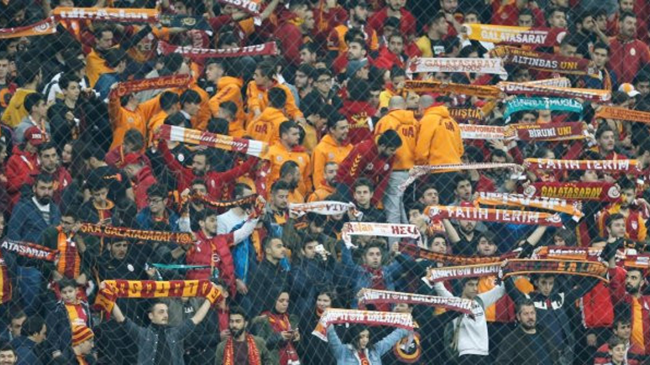 Galatasaray taraftarından 'forvet' tezahüratı