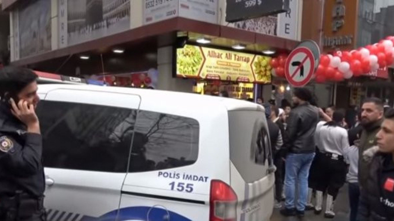 İstanbul'da Suriye Marşlı Suriye bayraklı açılış