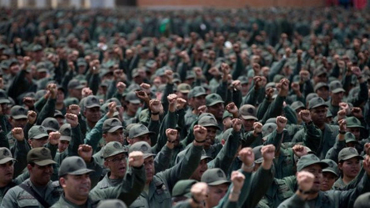Maduro'dan Venezuela tarihinin en büyük askeri tatbikatı